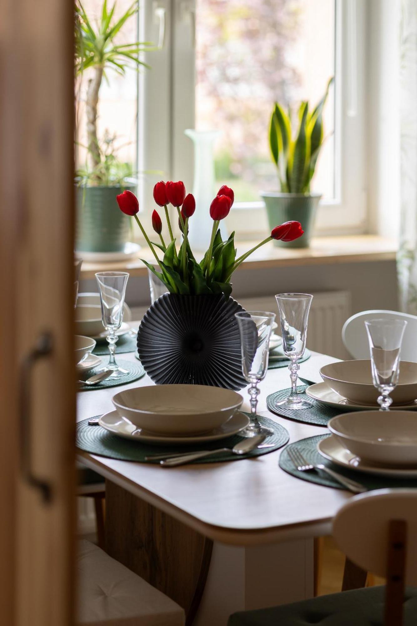 Spacious Apartment For 6 People Near The Old Town By Noclegi Renters Varsóvia Exterior foto
