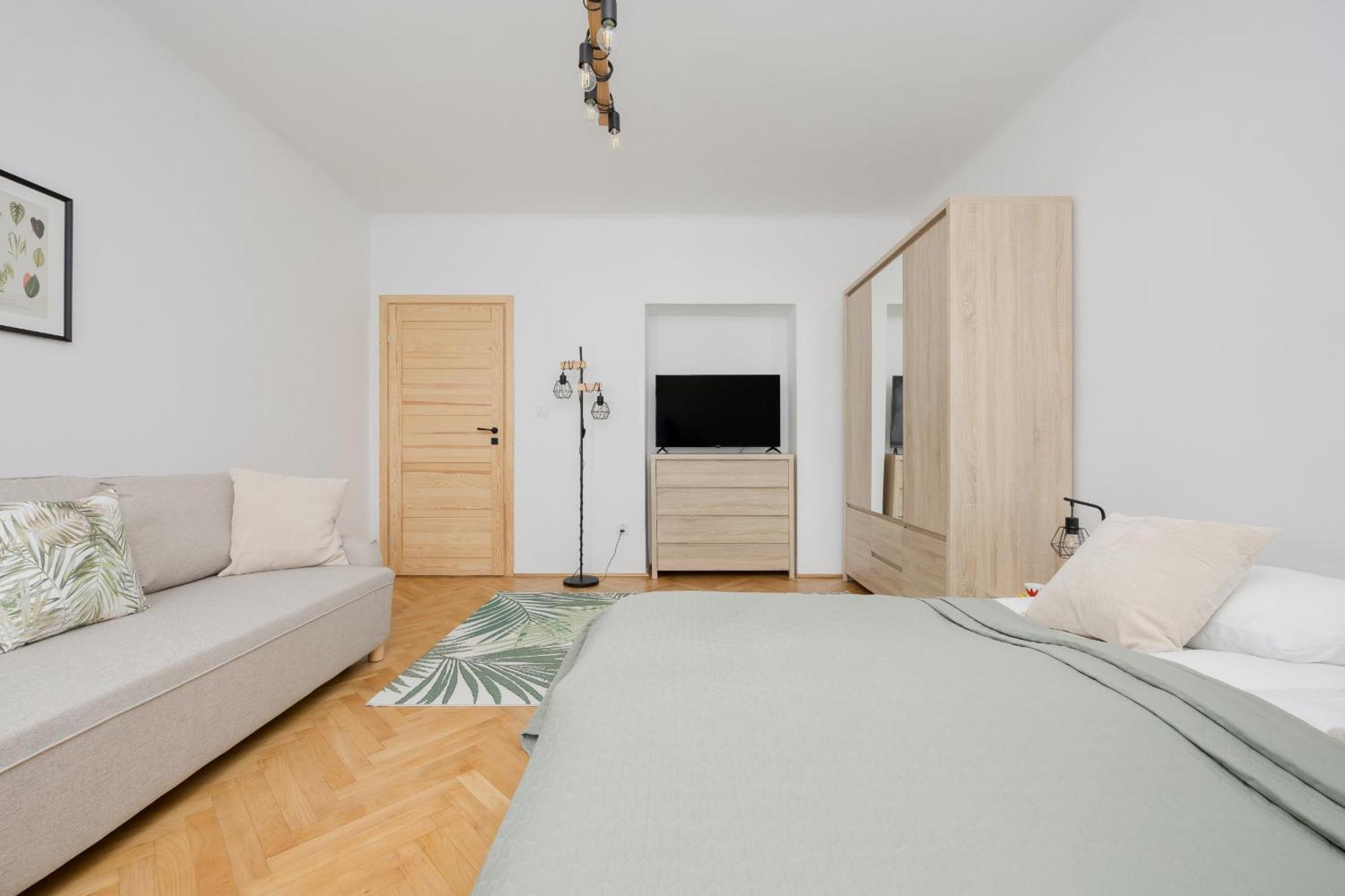 Spacious Apartment For 6 People Near The Old Town By Noclegi Renters Varsóvia Exterior foto